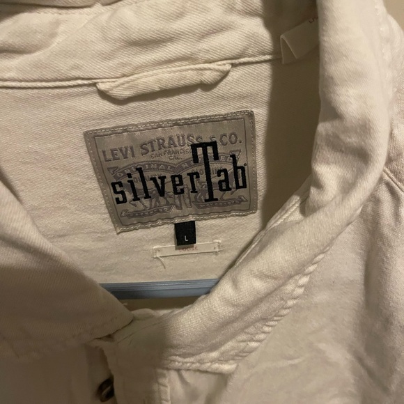 Levi's Off-White Siver Tab Button-Up Shirt - Picture 3 of 3